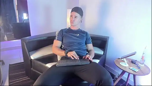 Snapshot of CRISTHIAN_WOLF1 chatting on 05.19.26 CRISTHIAN WOLF1 online show from 05.19.26