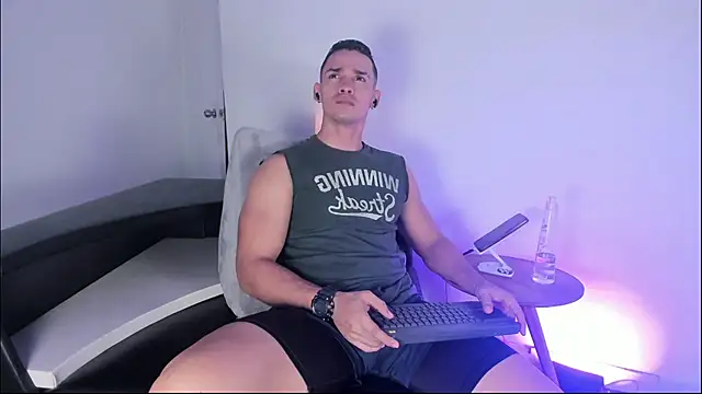 Snapshot of CRISTHIAN_WOLF1 chatting on 05.21.26 CRISTHIAN WOLF1 online show from 05.21.26