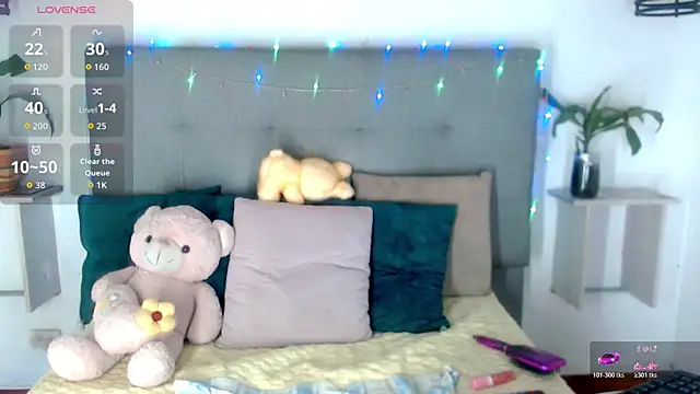 Sophia Valentina online show from 04.17.26