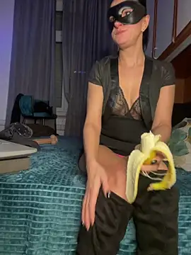 Snapshot of IRISKOSU chatting on 02.04.26 IRISKOSU online show from 02.04.26