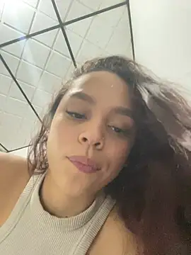 Snapshot of CarolineFyre chatting on 04.28.26 CarolineFyre online show from 04.28.26