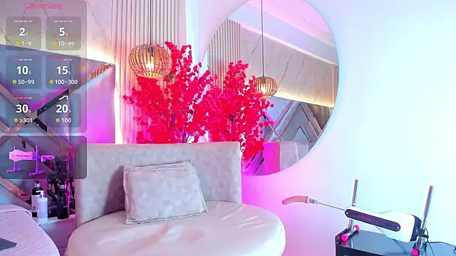 Snapshot of EmmaLovve chatting on 02.19.26 EmmaLovve online show from 02.19.26