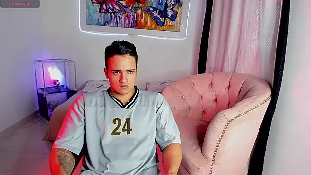 Snapshot of jhon_nicolas chatting on 02.03.26 jhon nicolas online show from 02.03.26