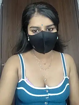 Snapshot of Alix_cuti chatting on 04.17.26 Alix cuti online show from 04.17.26