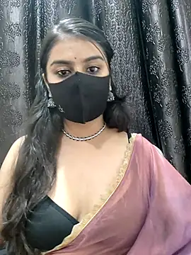 Snapshot of Alix_cuti chatting on 05.19.26 Alix cuti online show from 05.19.26