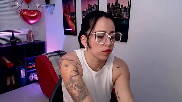 Snapshot of Milfangel1 chatting on 02.10.26 Milfangel1 online show from 02.10.26