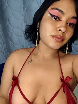 Snapshot of zoe_love18 chatting on 04.16.26 zoe love18 online show from 04.16.26