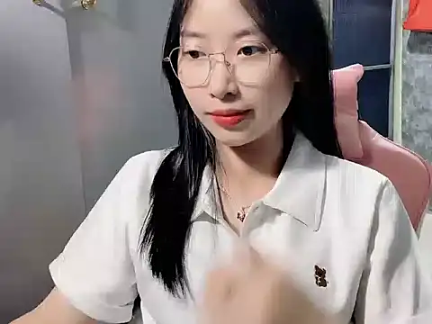 Linne6789 online show from 02.28.26