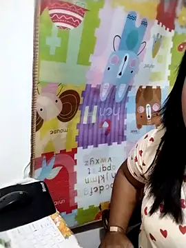 Snapshot of biggbooty15 chatting on 02.18.26 biggbooty15 online show from 02.18.26