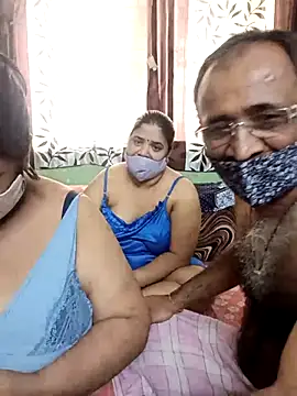 HoneyHush online show from 03.02.26