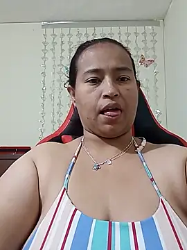 Snapshot of BustySexy_Nataly chatting on 05.25.26 BustySexy Nataly online show from 05.25.26