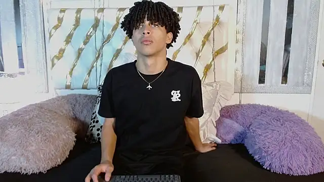 Snapshot of ian_smith_ chatting on 02.20.26 ian smith online show from 02.20.26