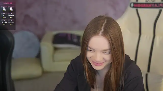 Snapshot of Zlata_Sky chatting on 04.30.26 Zlata Sky online show from 04.30.26
