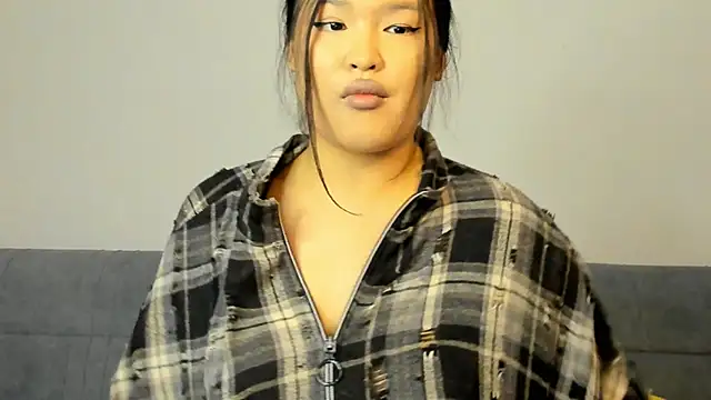 luna yum online show from 02.09.26