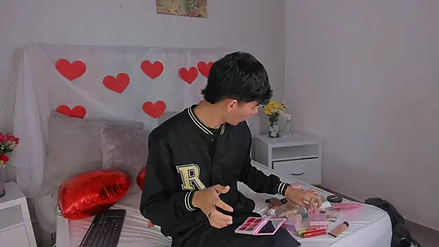 Snapshot of noah_lewiss chatting on 02.18.26 noah lewiss online show from 02.18.26