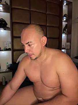 Snapshot of eros_colby chatting on 02.13.26 eros colby online show from 02.13.26