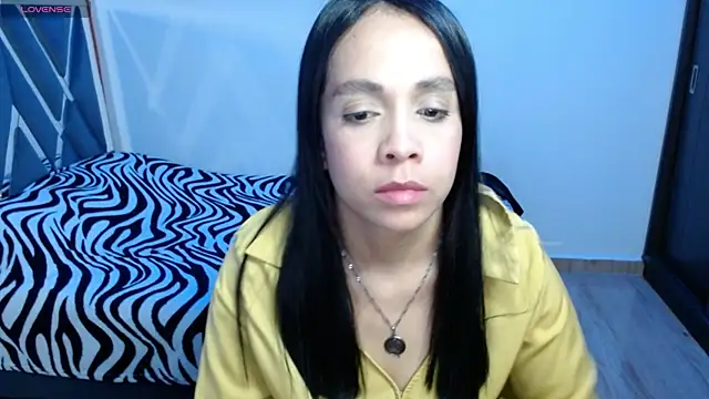 Snapshot of paula_lopez__ chatting on 05.21.26 paula lopez online show from 05.21.26