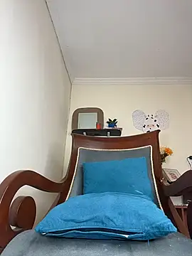 Snapshot of LilaRvsh chatting on 04.18.26 LilaRvsh online show from 04.18.26
