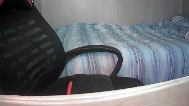 Snapshot of no-name15 chatting on 02.08.26 no-name15 online show from 02.08.26