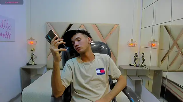JDWhite18 online show from 07.12.26
