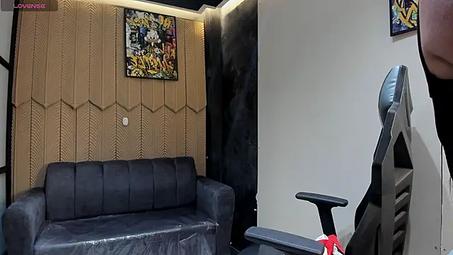 Snapshot of shaden_ chatting on 02.04.26 shaden online show from 02.04.26