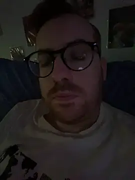 Snapshot of io1Elian chatting on 05.13.26 io1Elian online show from 05.13.26