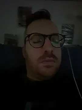 Snapshot of io1Elian chatting on 05.25.26 io1Elian online show from 05.25.26