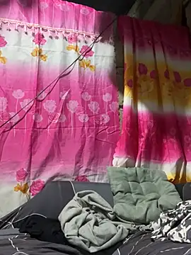 Snapshot of Queen-barbie chatting on 02.17.26 Queen-barbie online show from 02.17.26