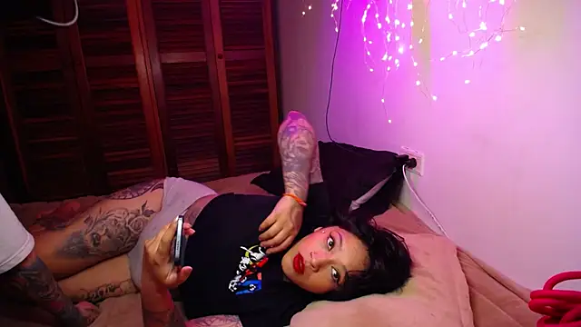 Snapshot of SoftSin1 chatting on 04.02.26 SoftSin1 online show from 04.02.26