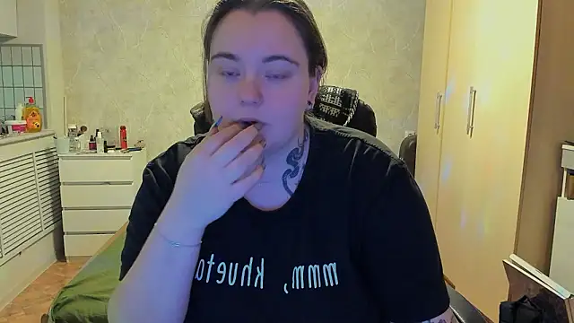 Snapshot of katya_idinax chatting on 02.05.26 katya idinax online show from 02.05.26