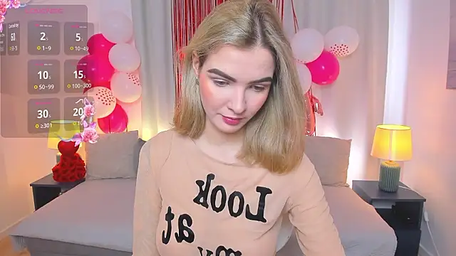 Snapshot of SinLuna_ chatting on 02.15.26 SinLuna online show from 02.15.26