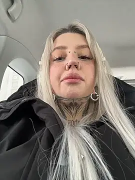 Snapshot of Chiibi chatting on 02.22.26 Chiibi online show from 02.22.26