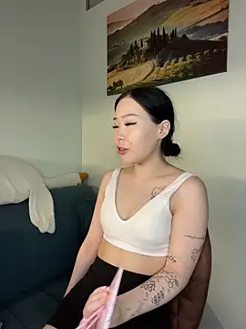 Peony kiss online show from 02.20.26