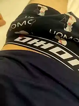 Snapshot of bansjjsjxb chatting on 02.18.26 bansjjsjxb online show from 02.18.26