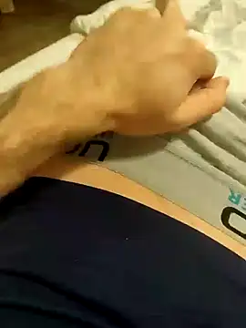 Snapshot of bansjjsjxb chatting on 02.19.26 bansjjsjxb online show from 02.19.26