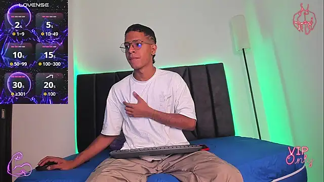 Snapshot of StellayDrake chatting on 02.15.26 StellayDrake online show from 02.15.26