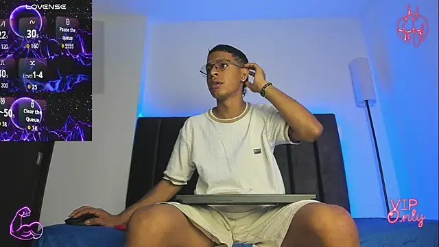 Snapshot of StellayDrake chatting on 02.19.26 StellayDrake online show from 02.19.26