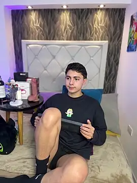 Snapshot of Samu_Hott chatting on 02.10.26 Samu Hott online show from 02.10.26