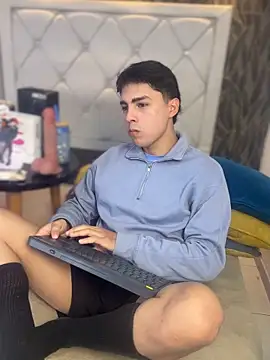 Samu Hott online show from 03.04.26