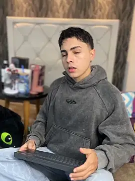 Samu Hott online show from 03.09.26