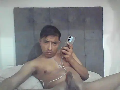 Snapshot of FierrudoMora777 chatting on 05.15.26 FierrudoMora777 online show from 05.15.26