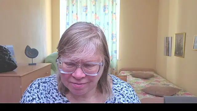 Emma Eclipsee online show from 02.17.26