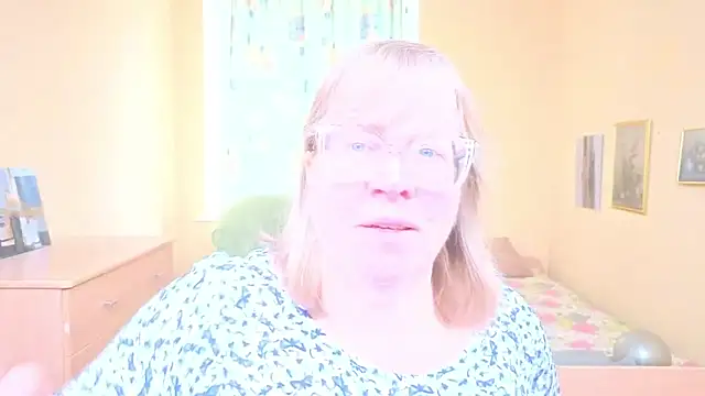 Emma Eclipsee online show from 02.25.26