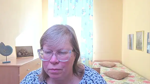 Emma Eclipsee online show from 02.27.26