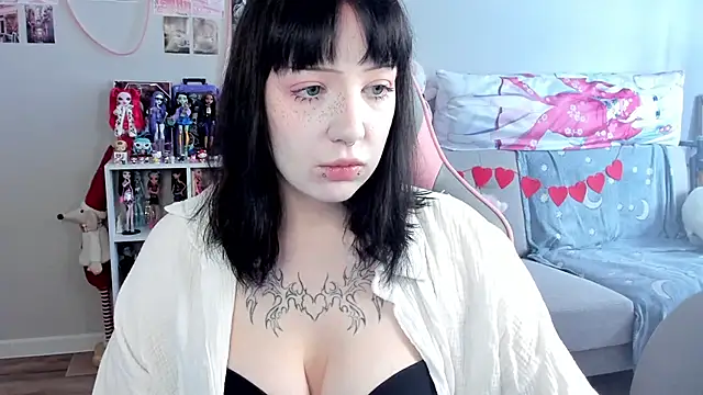 MollysLand online show from 02.25.26