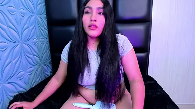 Snapshot of Lya_dubois_ chatting on 02.05.26 Lya dubois online show from 02.05.26