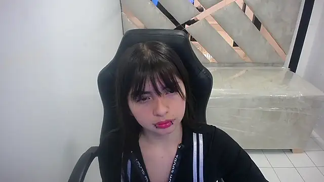 elizabeth t  online show from 02.24.26