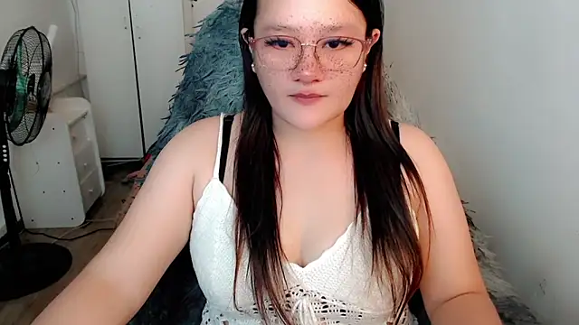 UrLovelyWetPussy online show from 03.09.26