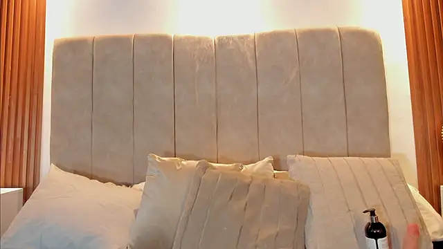  Laura saenz1 online show from 03.28.26