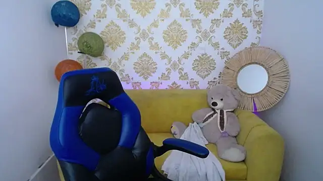 Snapshot of ALISS_M_ chatting on 02.14.26 ALISS M online show from 02.14.26